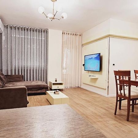 Discover Tirana From Our 3-Room Apartment With Free Parking-Komuna E Parisit エクステリア 写真