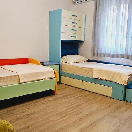 Discover Tirana From Our 3-Room Apartment With Free Parking-Komuna E Parisit エクステリア 写真