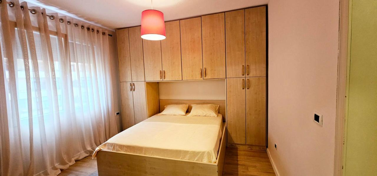 Discover Tirana From Our 3-Room Apartment With Free Parking-Komuna E Parisit エクステリア 写真